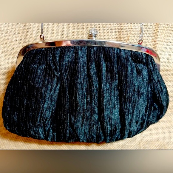 Nieman Marcus Black Clutch Silver Chain Shoulder Strap Bag Rhinestone Clasp - Picture 1 of 7